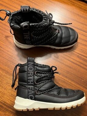 The North Face Black Insulated Puffer Snow Boots